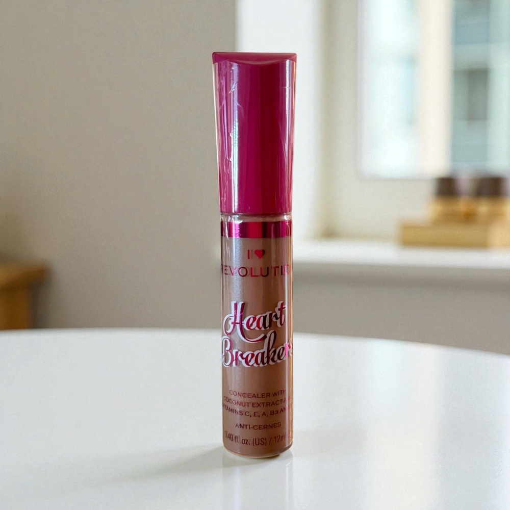 💎 Makeup Revolution I Heart Revolution Heart Breakers Concealer in Toffee New